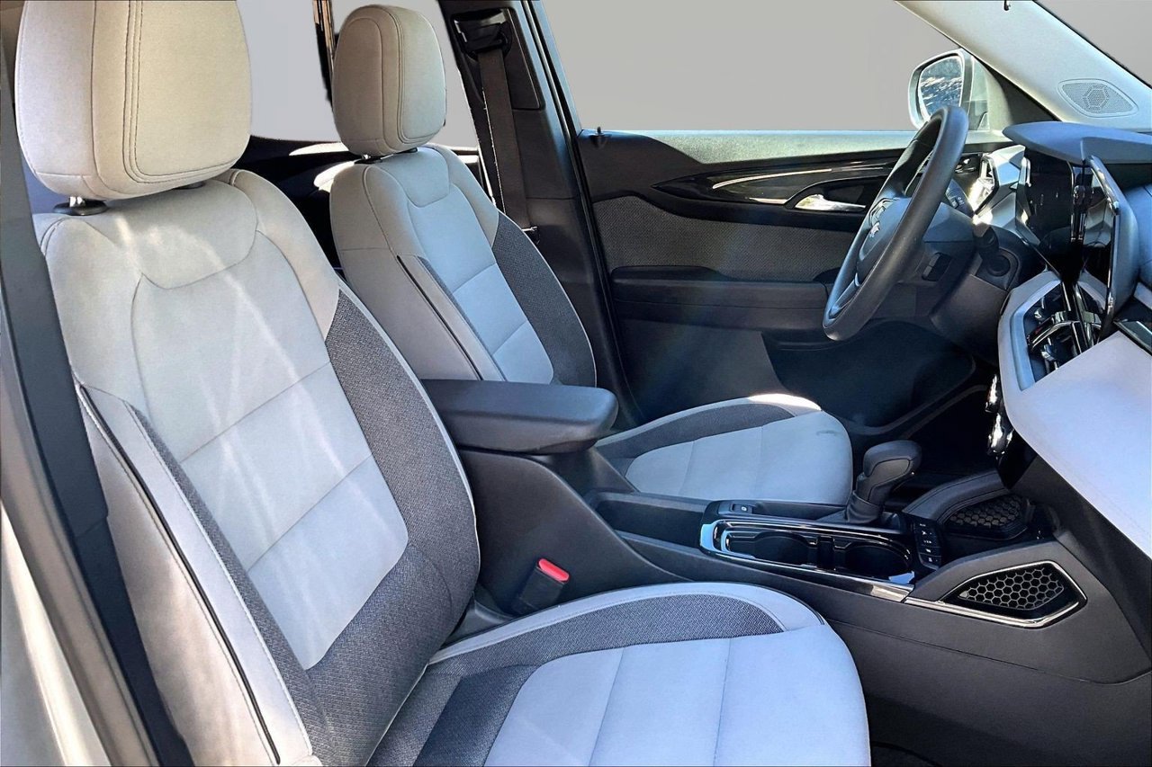 Used 2025 Chevrolet TrailBlazer LT AWD/4WD image 20