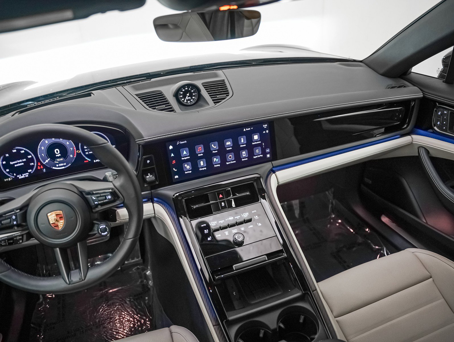 Certified 2025 Porsche Panamera 4S w/ Premium Package image 19