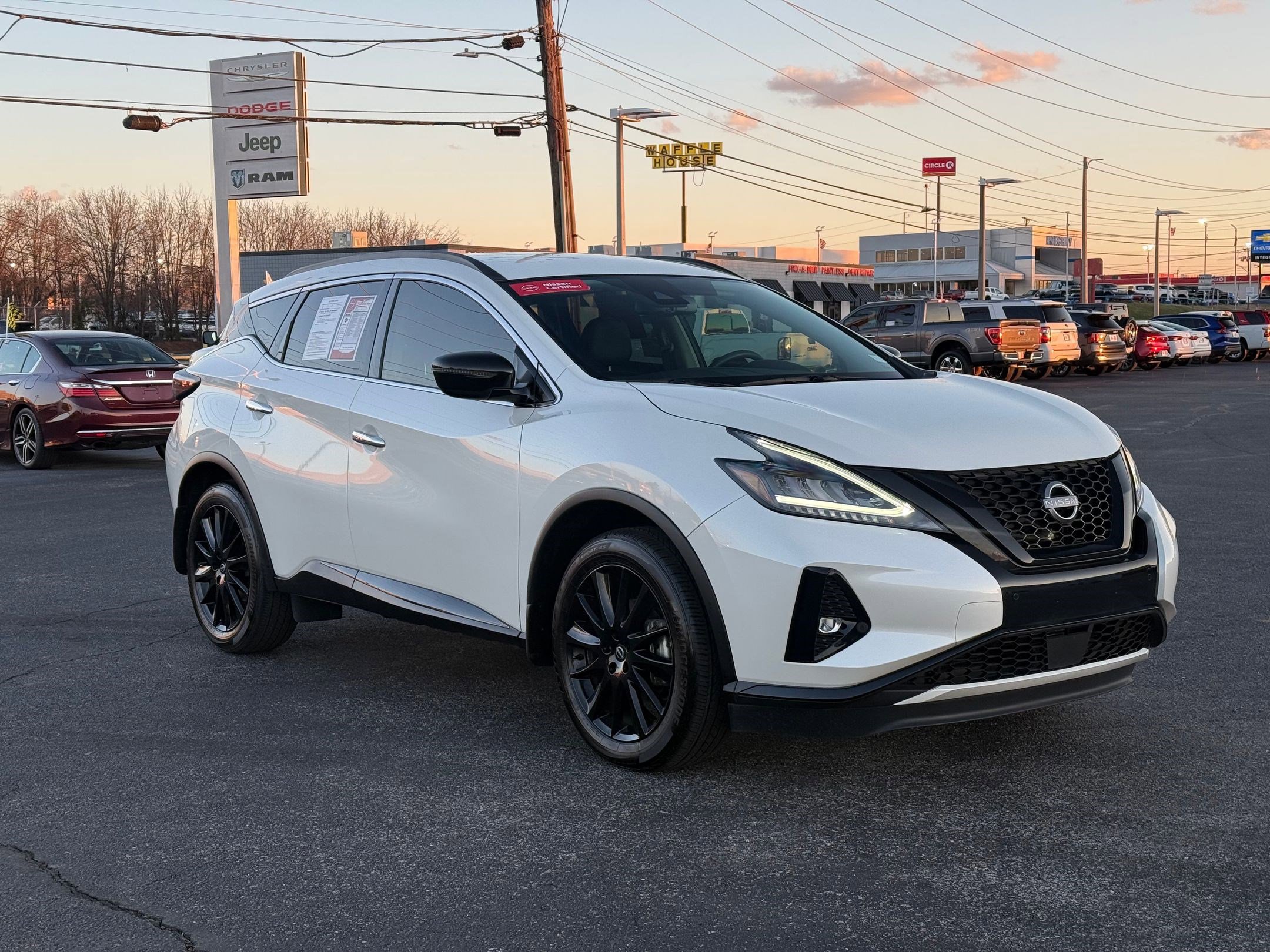 Certified 2024 Nissan Murano SV w/ SV Midnight Edition Package FWD image 6