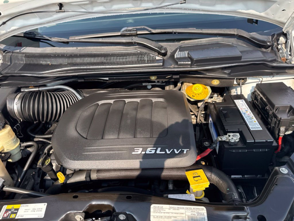 Used 2016 Dodge Grand Caravan SE FWD image 23