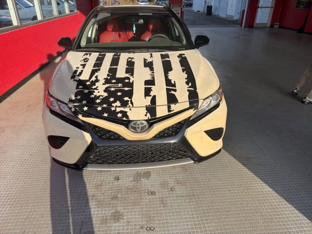 Used 2020 Toyota Camry XSE w/ Navigation Package image 11