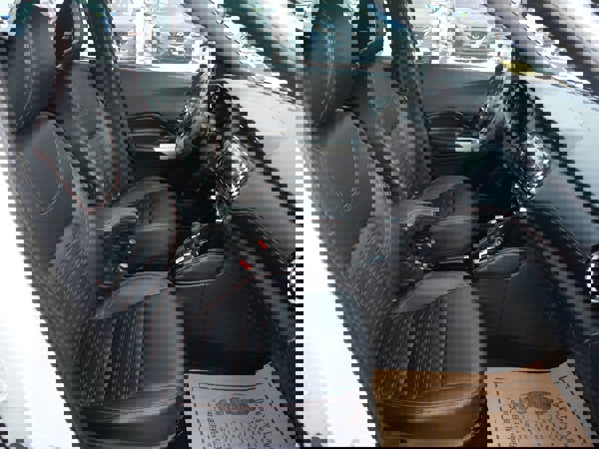 Used 2020 Nissan Kicks SR w/ SR Premium Package image 17