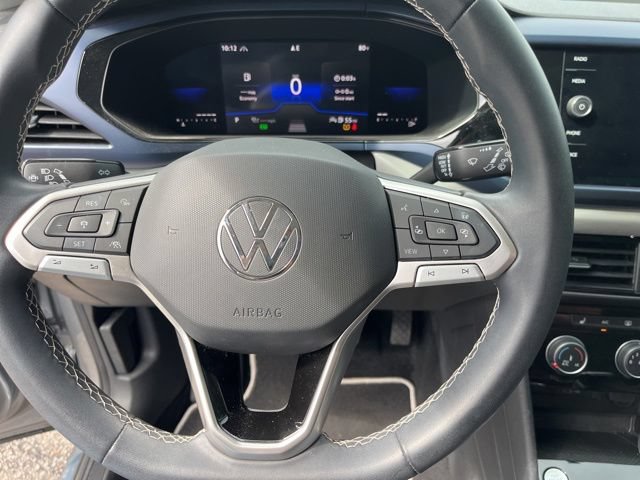 Used 2023 Volkswagen Taos SE w/ Panoramic Sunroof Package AWD/4WD image 19