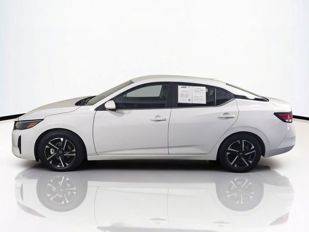 Used 2025 Nissan Sentra SV FWD image 8
