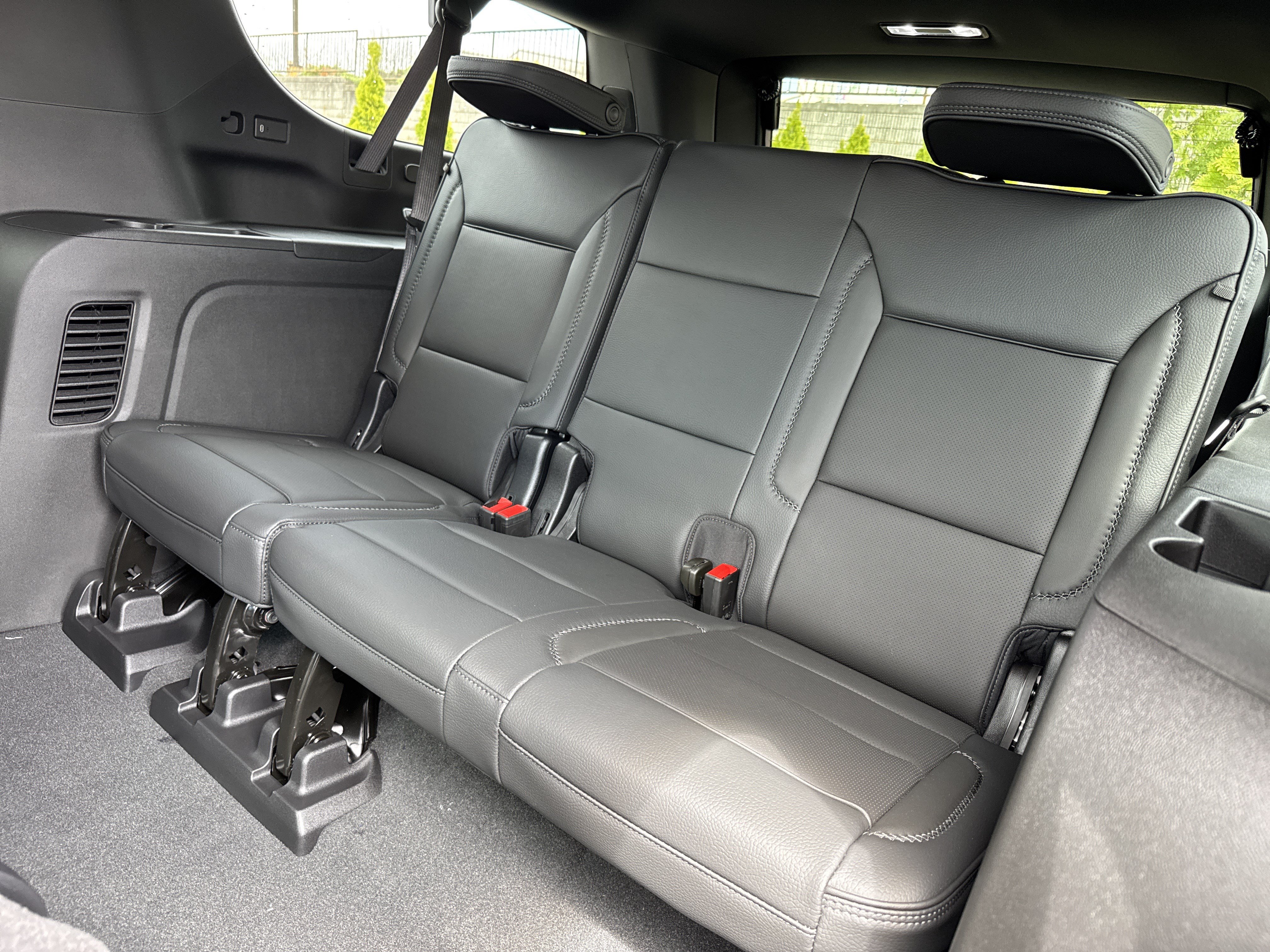 New 2026 GMC Yukon XL Denali w/ Denali Reserve Package AWD/4WD image 35