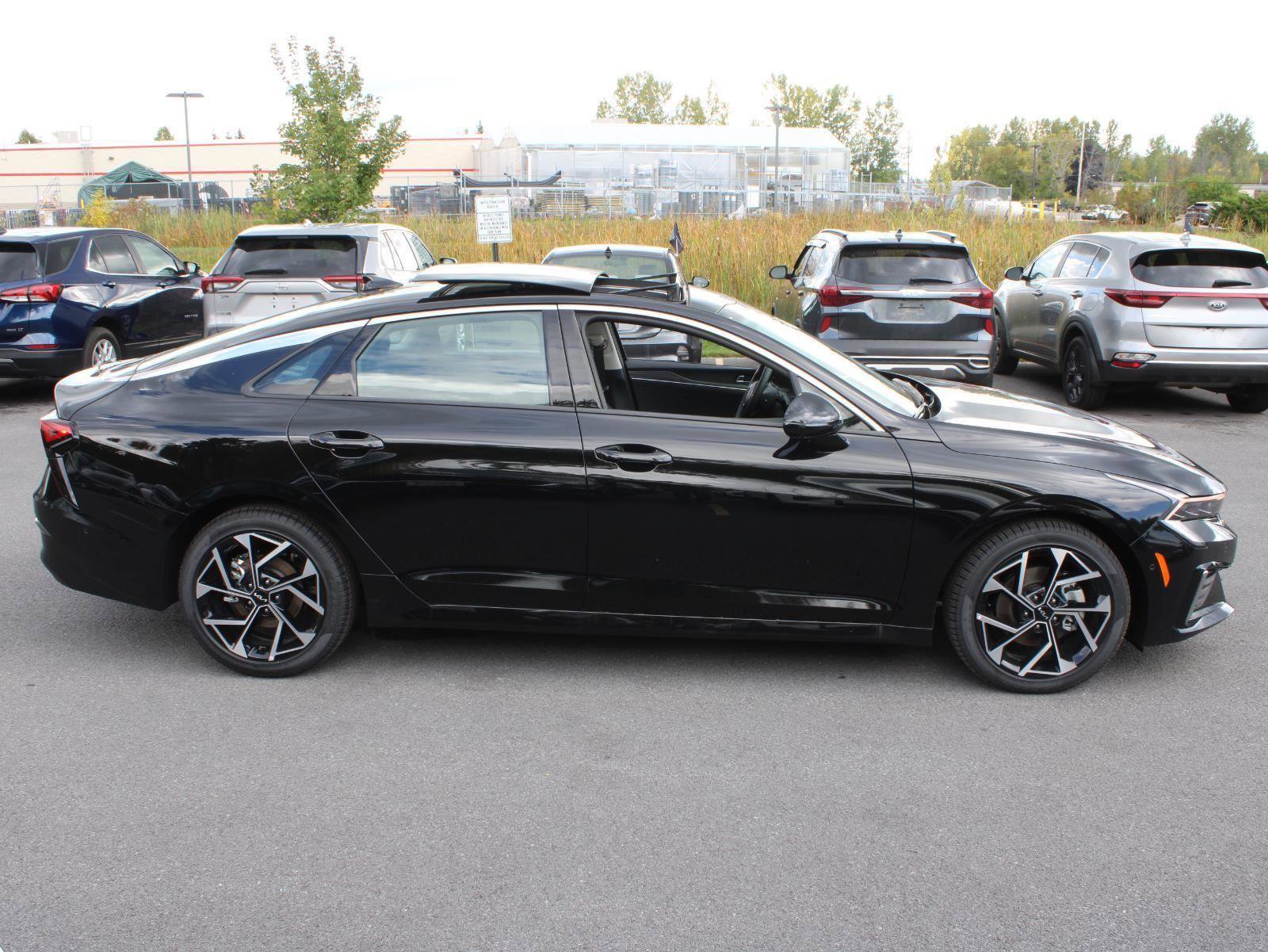 New 2025 Kia K5 EX image 4