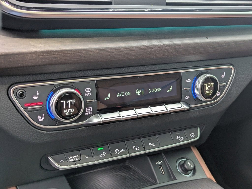 Used 2022 Audi Q5 e Prestige w/ Prestige Package image 22