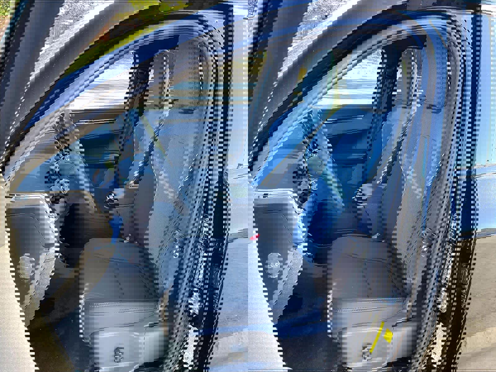 New 2026 Volvo EX30 Cross Country Ultra w/ Protection Package Premier image 11