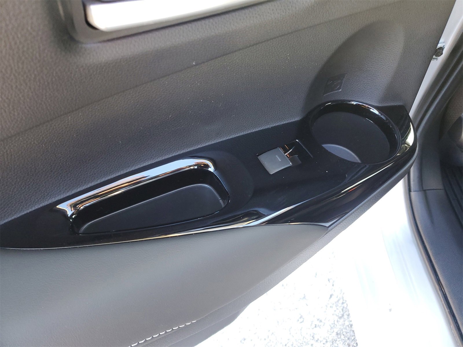 Used 2024 Toyota Corolla SE image 15