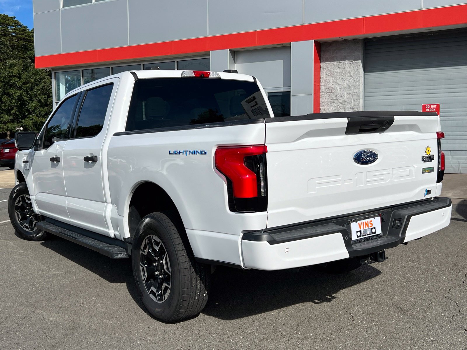 Used 2022 Ford F150 Lightning XLT w/ Tow Technology Package AWD/4WD image 6