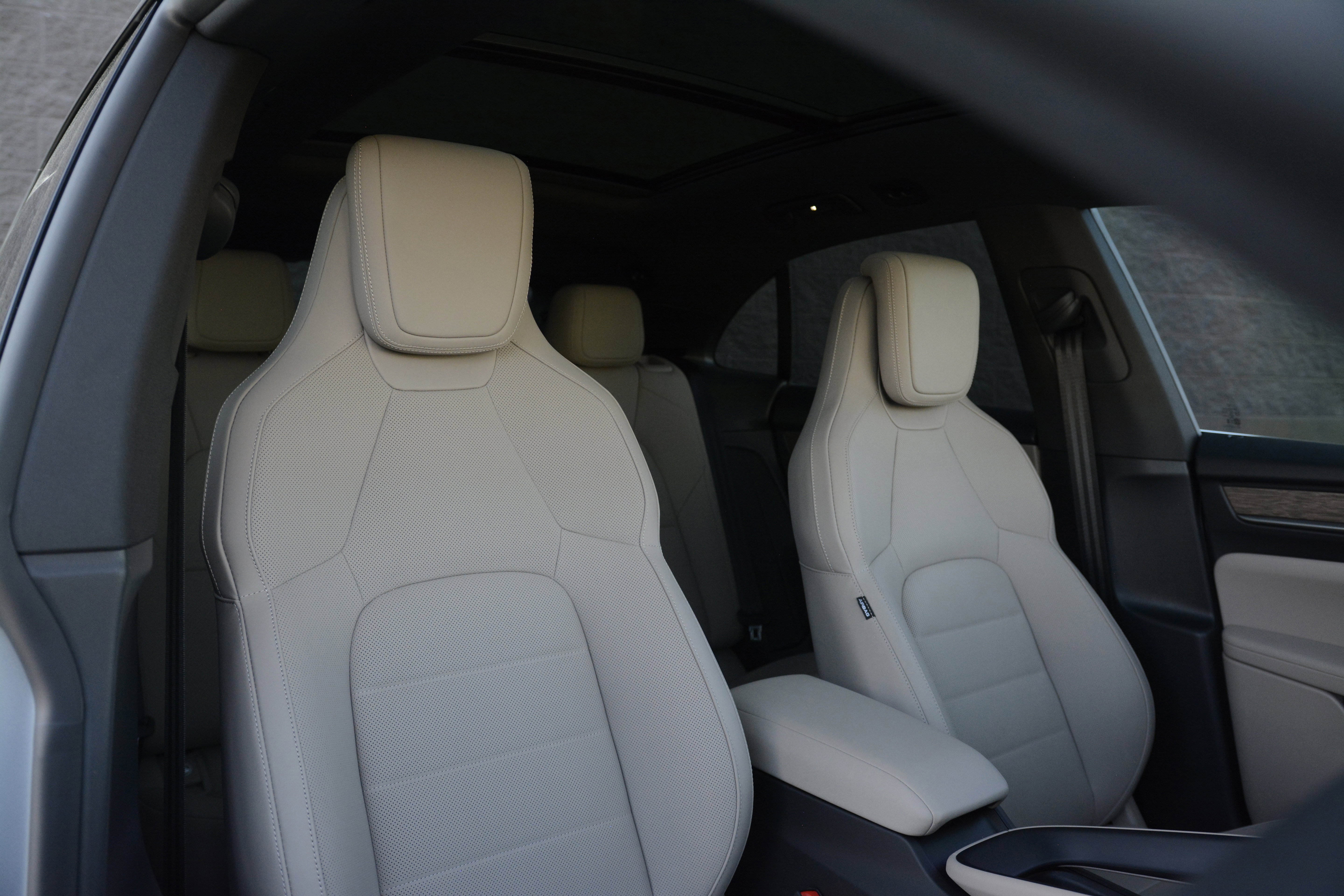 Certified 2025 Porsche Macan 4S Electric image 28