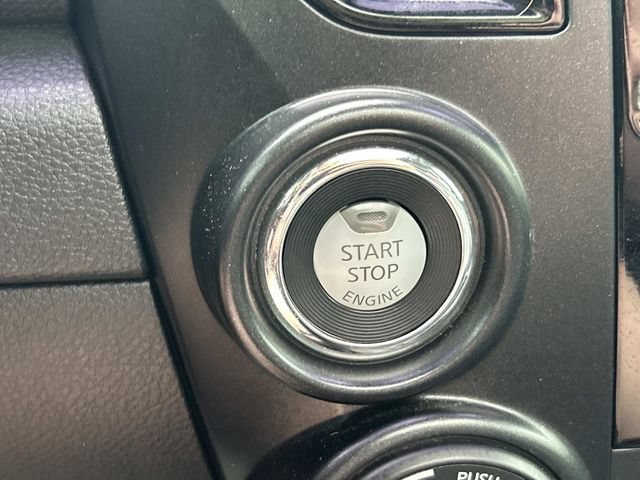 Used 2022 Nissan Titan PRO-4X w/ Pro-4x Convenience Package AWD/4WD image 32