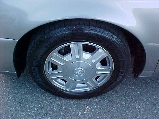 Used 2004 Cadillac De Ville FWD image 7