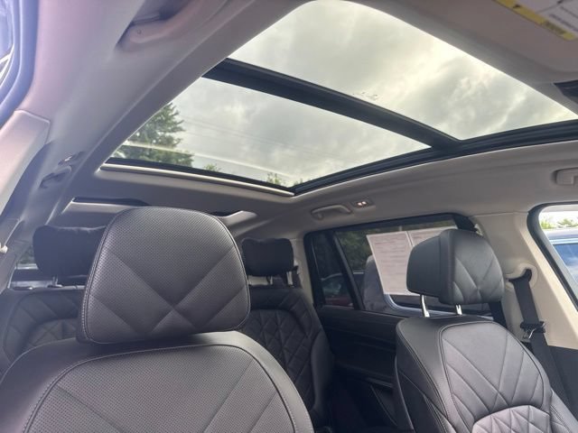 Used 2024 BMW X7 xDrive40i w/ Premium Package AWD/4WD image 41