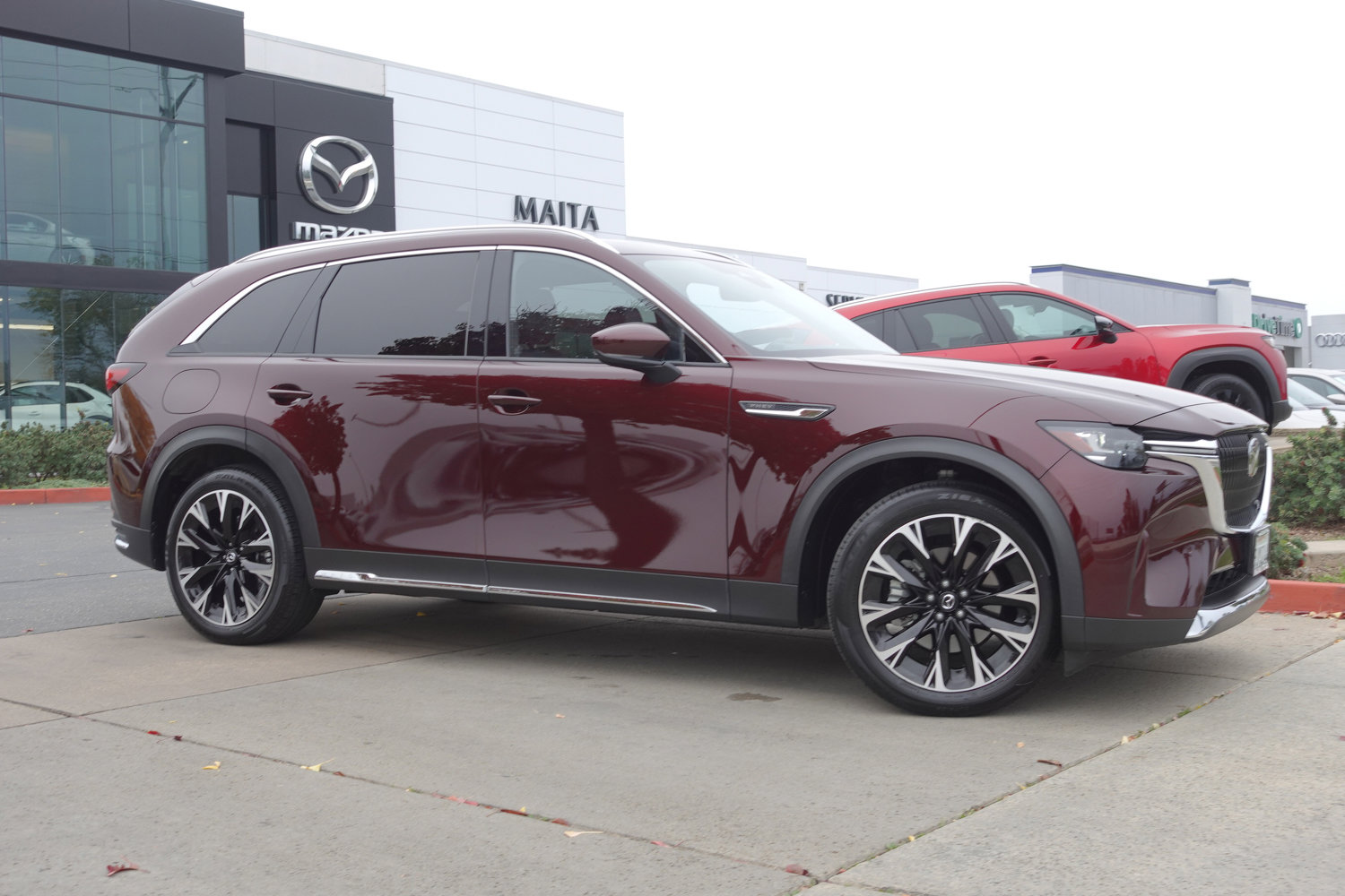 Certified 2024 MAZDA CX-90 Plug-In Hybrid w/ Premium Pkg image 4