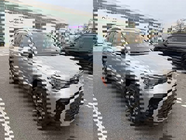 Certified 2025 Volkswagen Taos SE w/ Panoramic Sunroof Package image 1