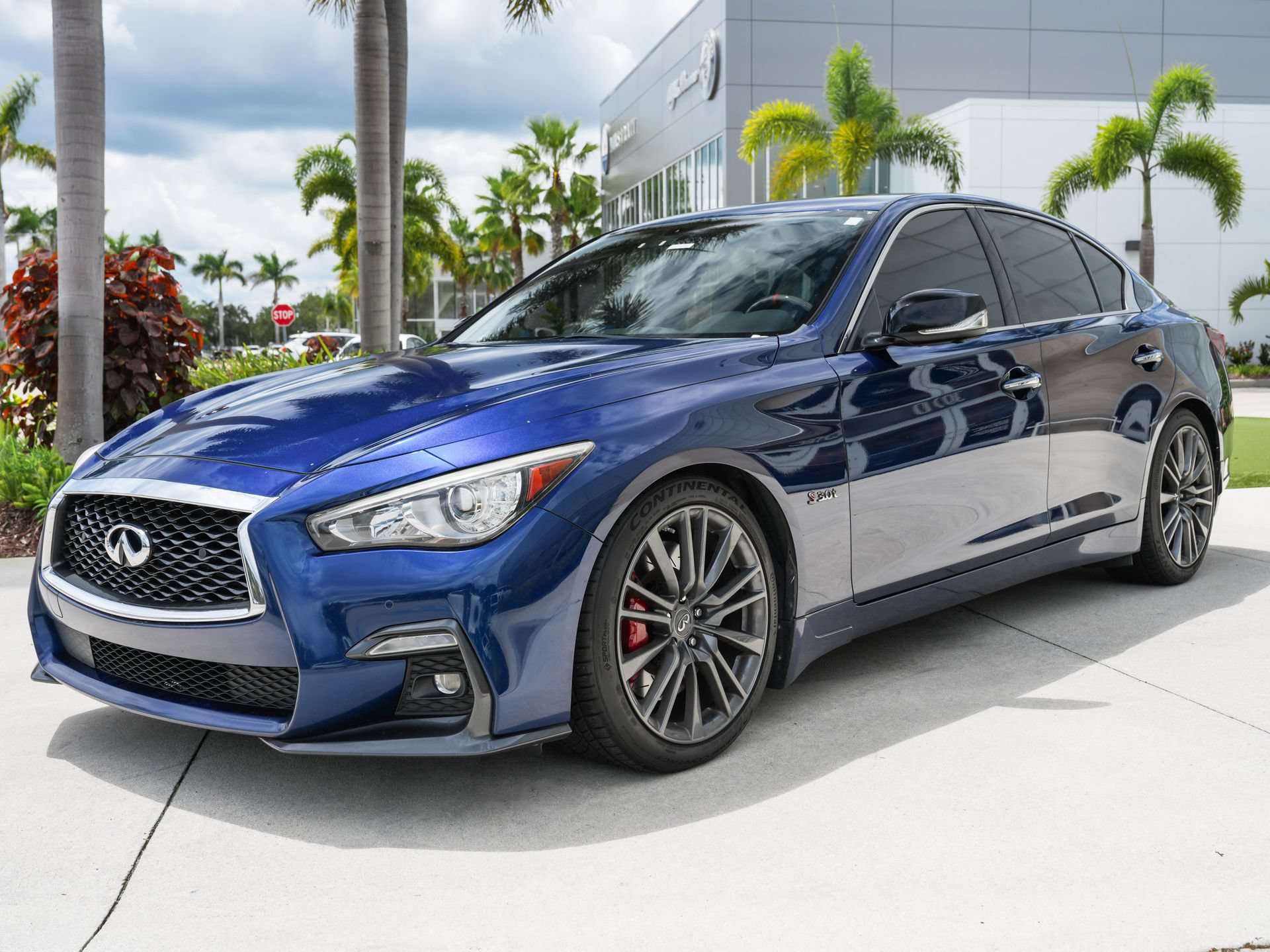Used 2018 INFINITI Q50 Red Sport 400 w/ Sensory Package (Sport) AWD/4WD image 6
