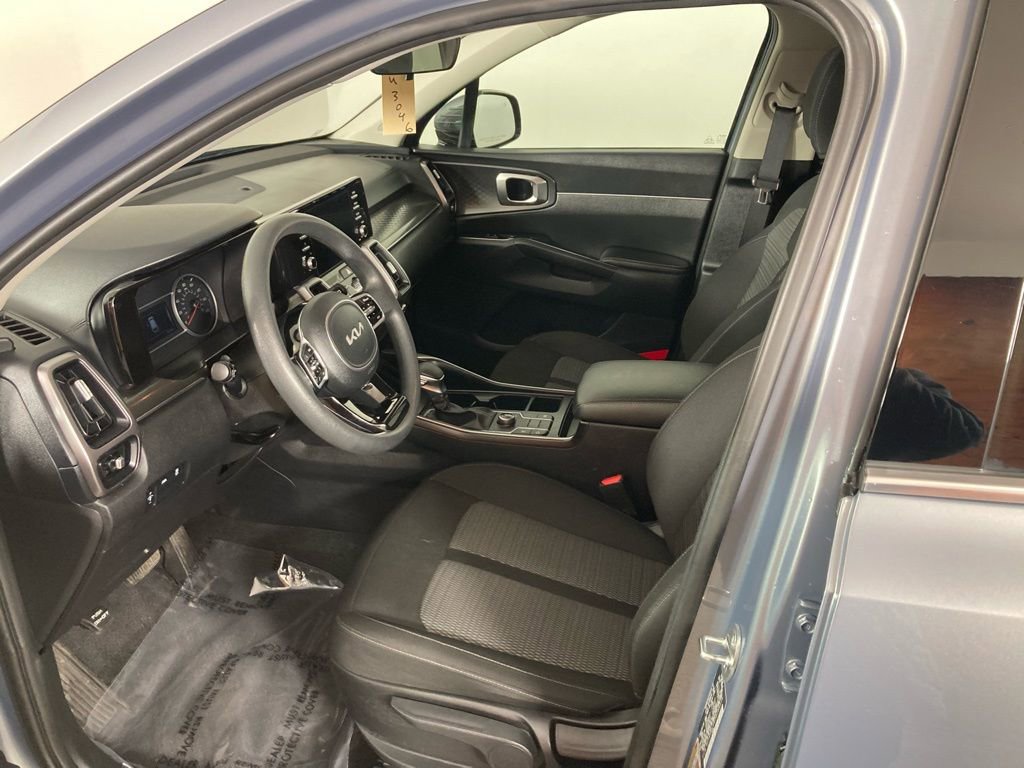 Certified 2023 Kia Sorento LX AWD/4WD image 12