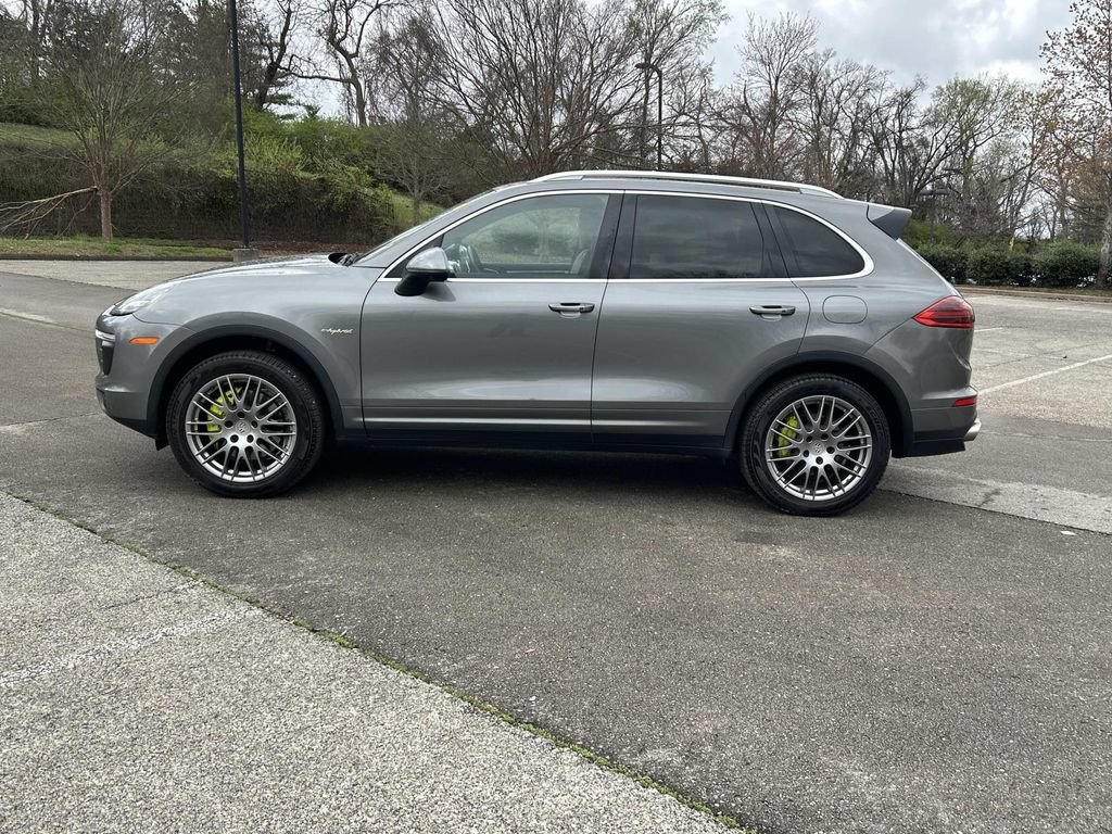 Used 2018 Porsche Cayenne S w/ Premium Package Plus AWD/4WD image 4