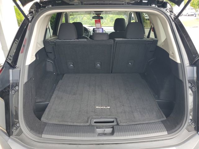 Certified 2023 Nissan Rogue SV FWD image 6