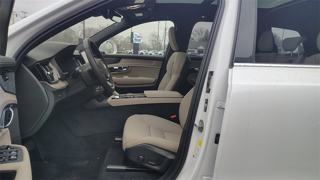 New 2026 Volvo XC90 B6 Plus image 7