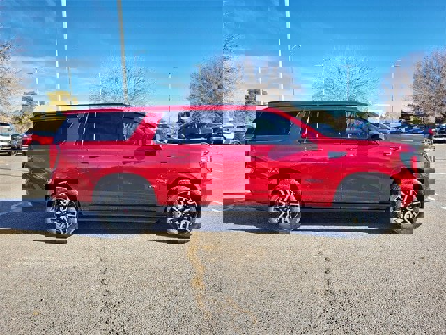 Used 2024 GMC Yukon XL AT4 image 3