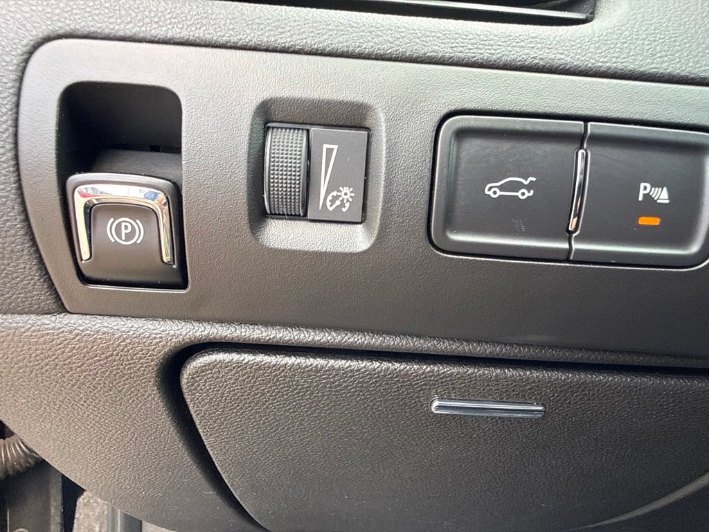 Used 2018 Chevrolet Impala Premier FWD image 31