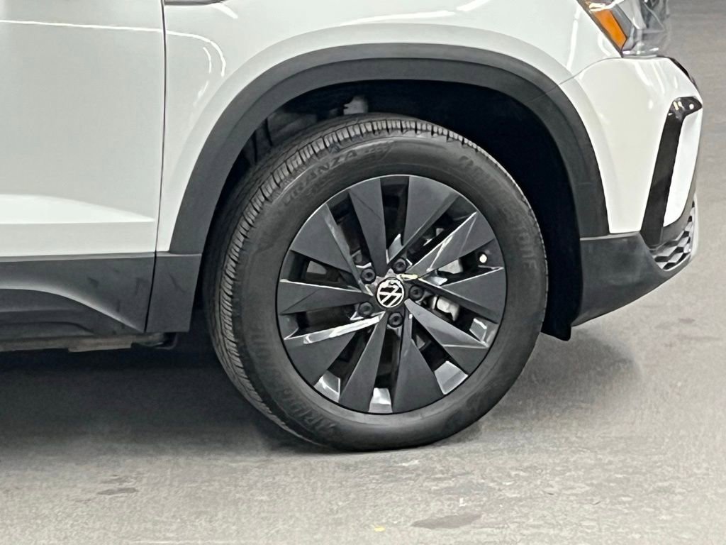 Certified 2022 Volkswagen Taos S image 36