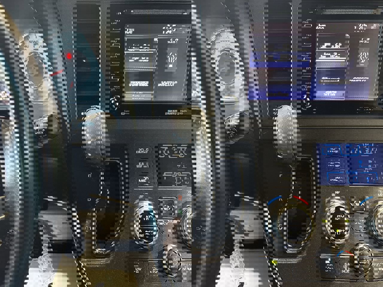 Used 2018 Toyota Sienna SE image 20