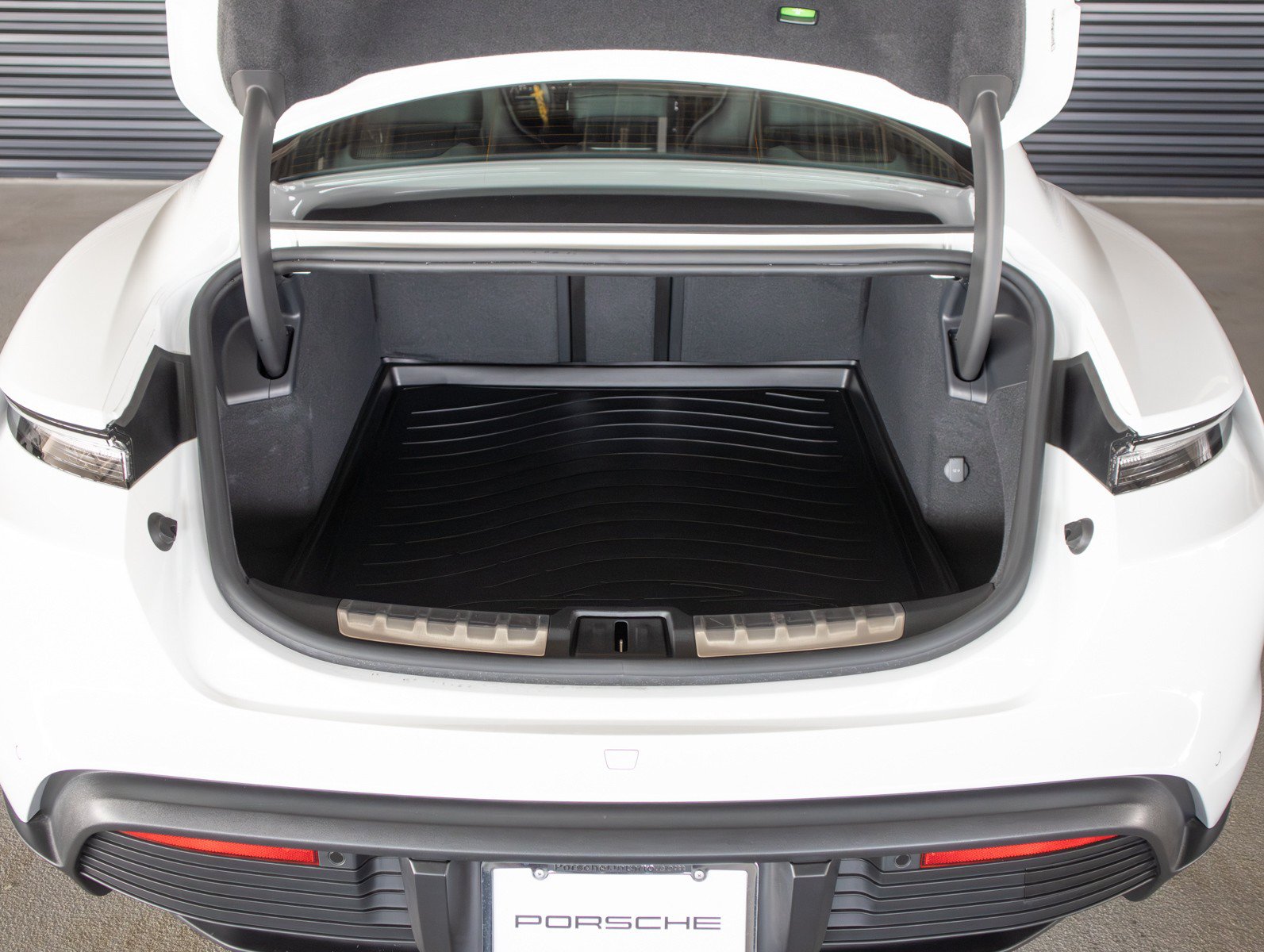 Certified 2026 Porsche Taycan AWD/4WD image 25