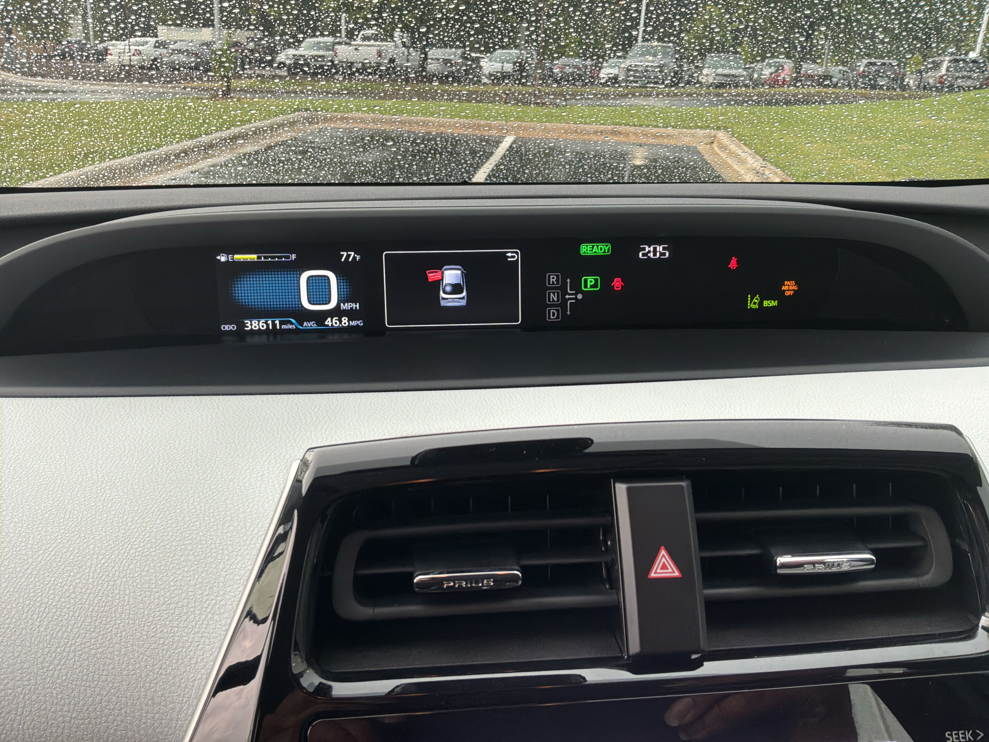 Used 2020 Toyota Prius LE AWD/4WD image 21