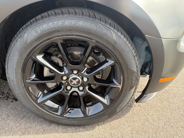 Used 2010 Ford Mustang Premium image 3