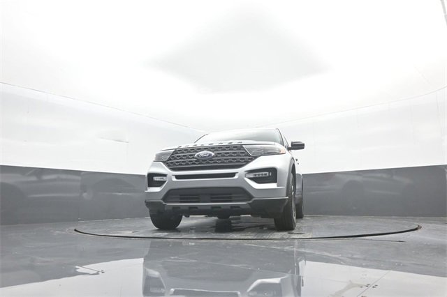 Certified 2023 Ford Explorer XLT w/ Equipment Group 202A image 31