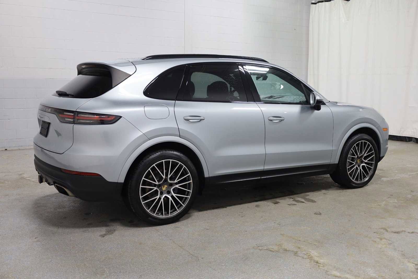 Used 2021 Porsche Cayenne image 9