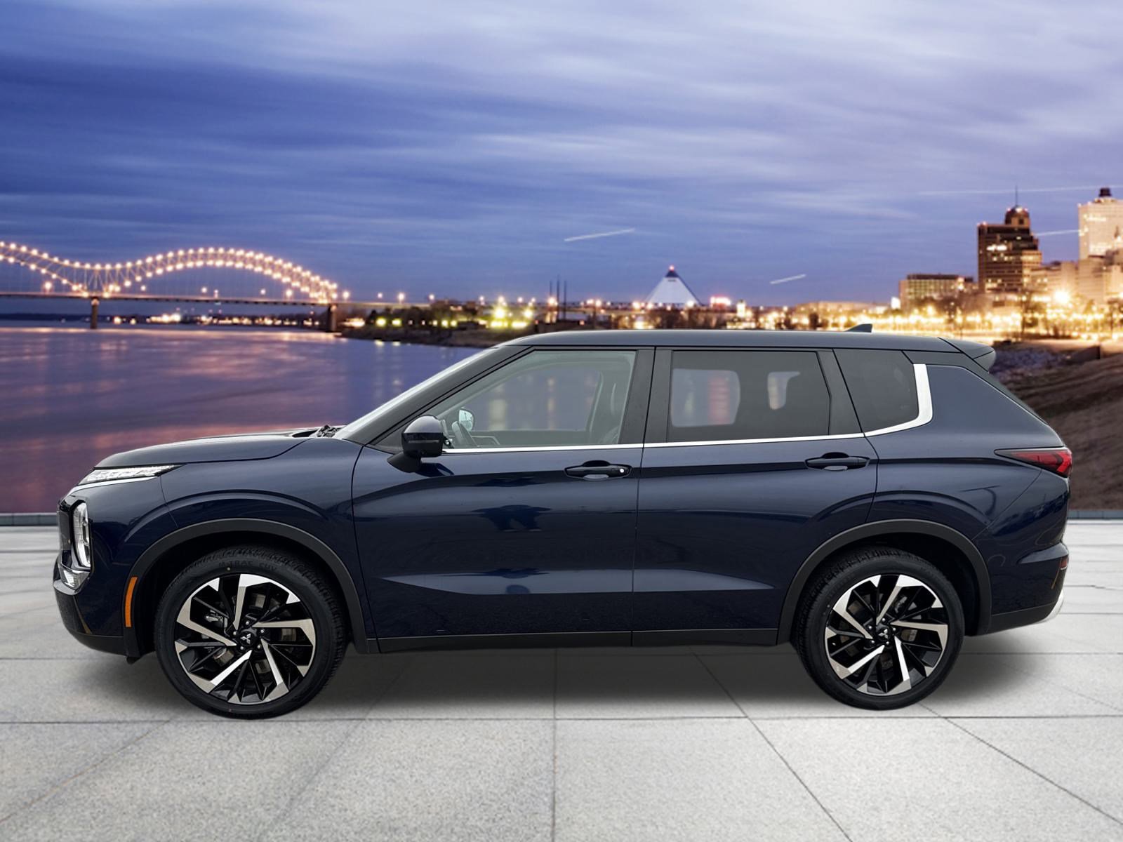 Used 2024 Mitsubishi Outlander SE Black Edition image 2