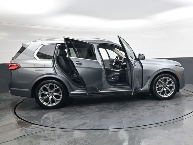 Used 2024 BMW X7 xDrive40i image 39