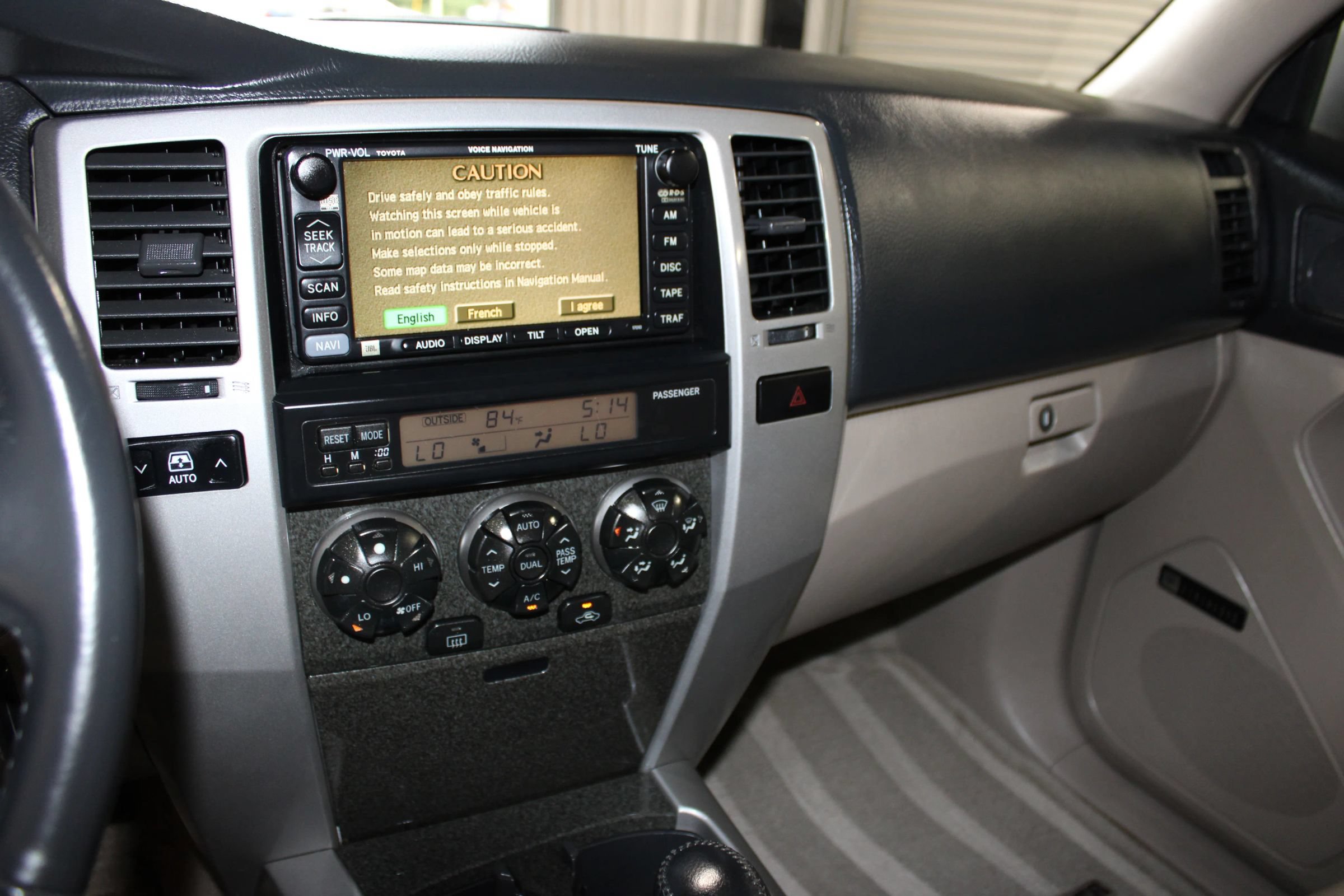 Used 2004 Toyota 4Runner Limited w/ Preferred Accessory Pkg RWD image 13