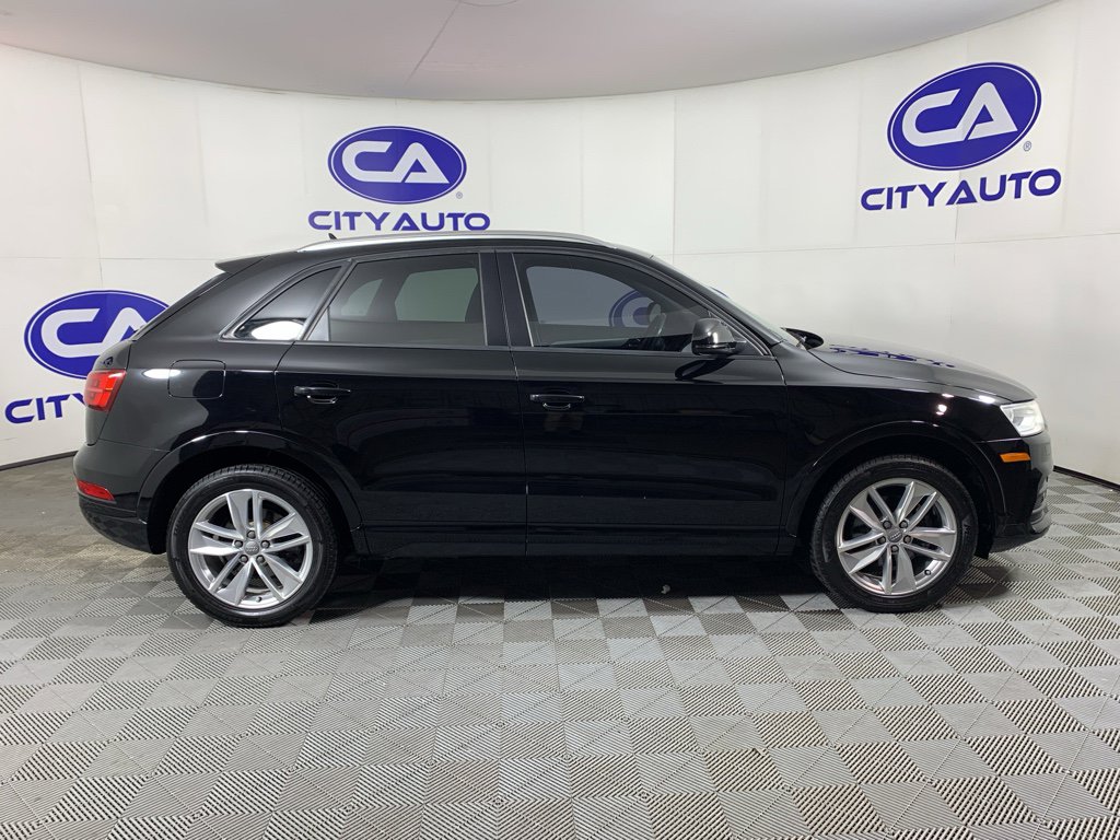 Used 2017 Audi Q3 2.0T Premium w/ Convenience Package image 2
