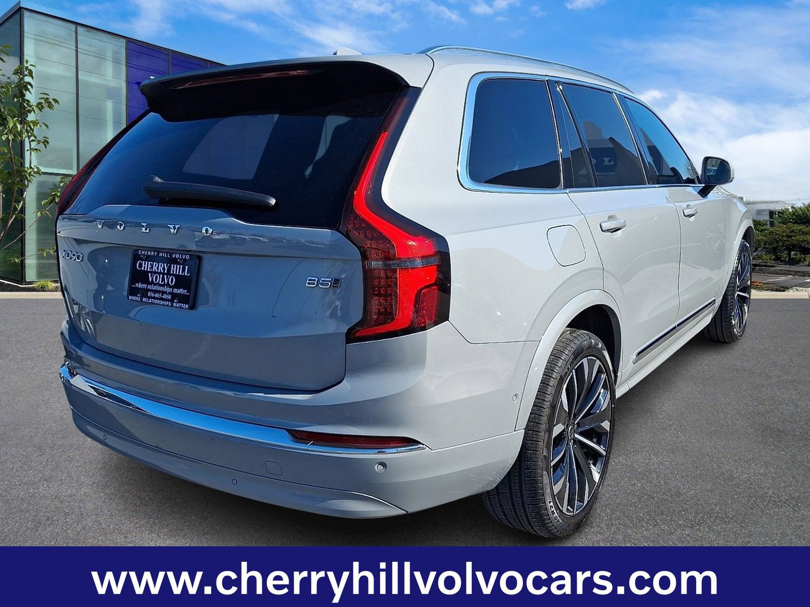 Certified 2025 Volvo XC90 B5 Plus image 7