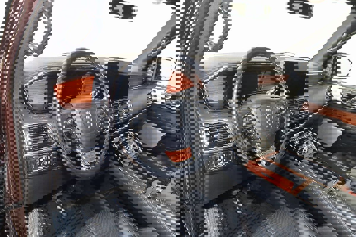 Used 2024 Lincoln Navigator L Reserve image 28