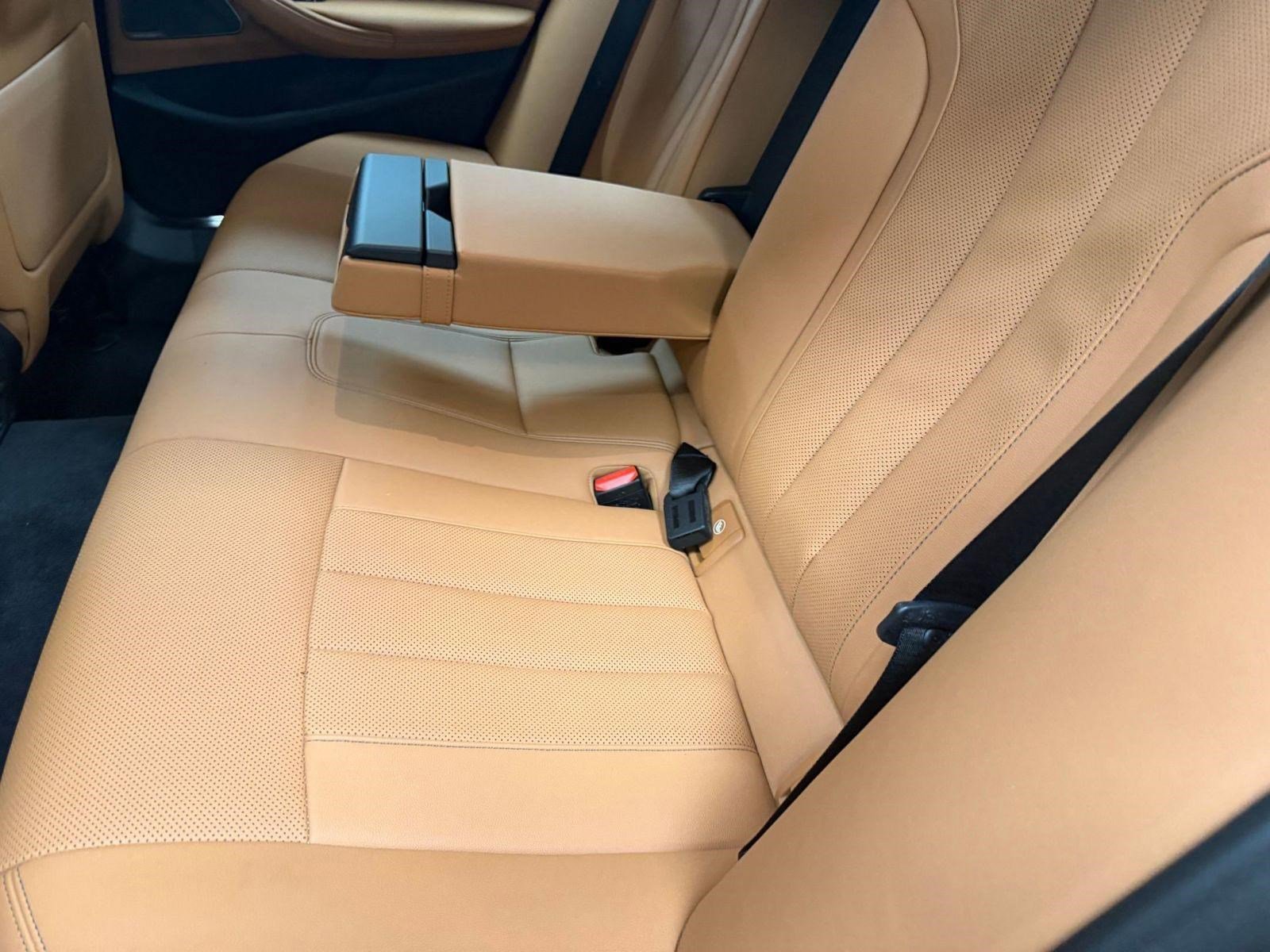 Used 2023 BMW 530i xDrive w/ Premium Package image 21