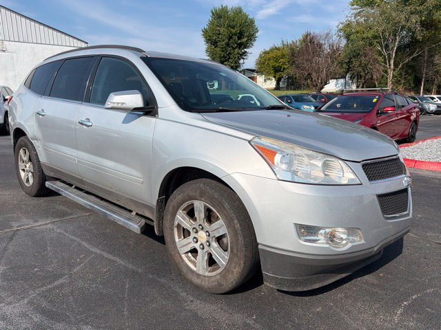 Used 2011 Chevrolet Traverse LT FWD image 2