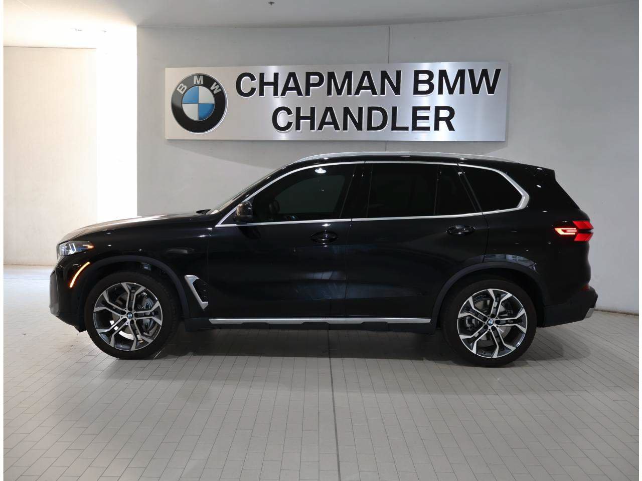 Certified 2025 BMW X5 sDrive40i w/ Parking Assistance Package RWD image 3