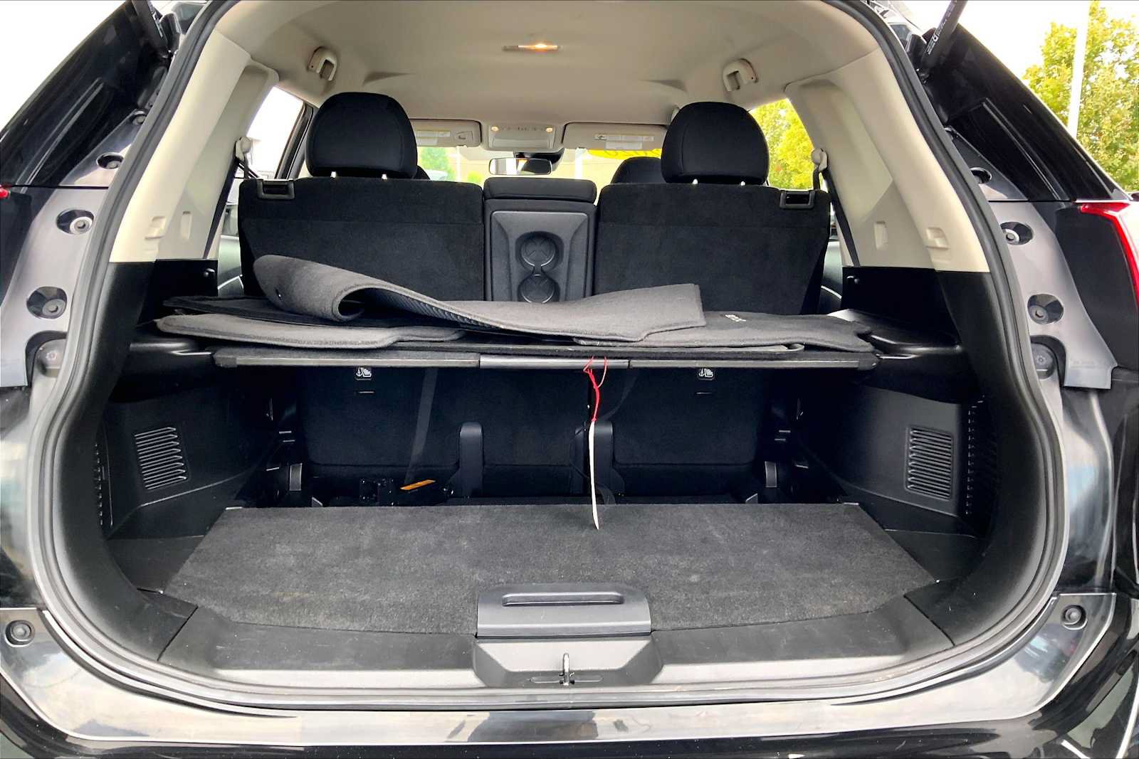Used 2020 Nissan Rogue S w/ Special Edition Package AWD/4WD image 34