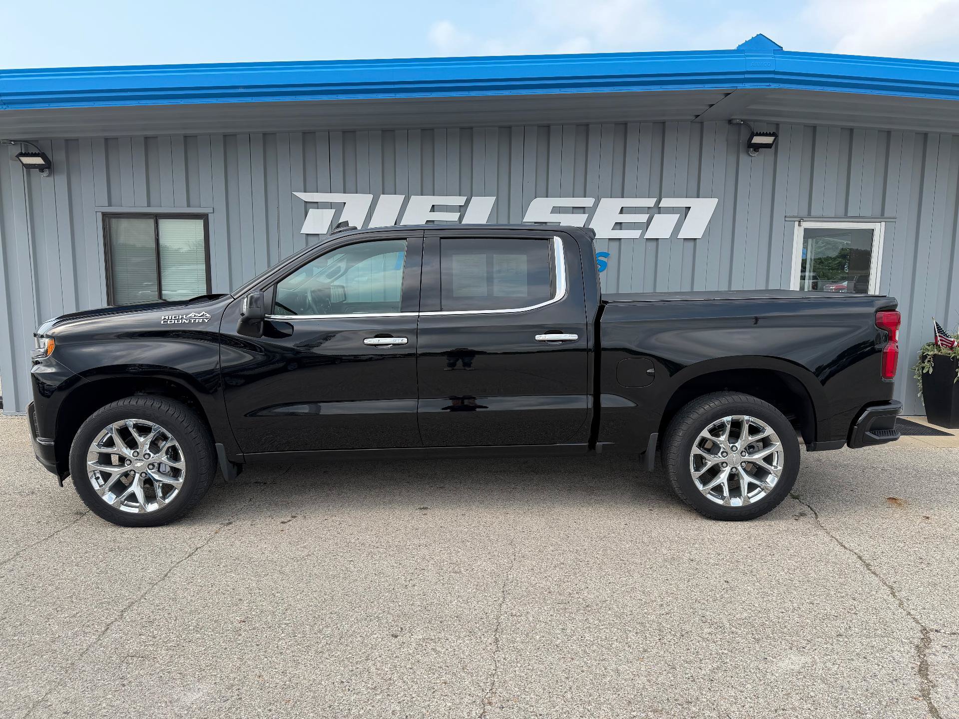 Used 2022 Chevrolet Silverado 1500 High Country w/ Technology Package