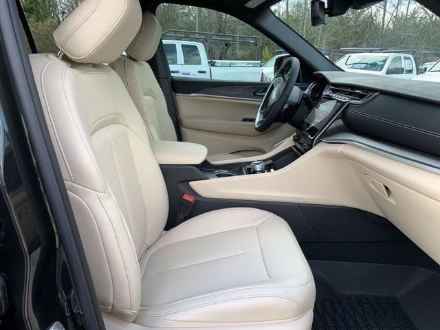 New 2024 Jeep Grand Cherokee Limited AWD/4WD image 32