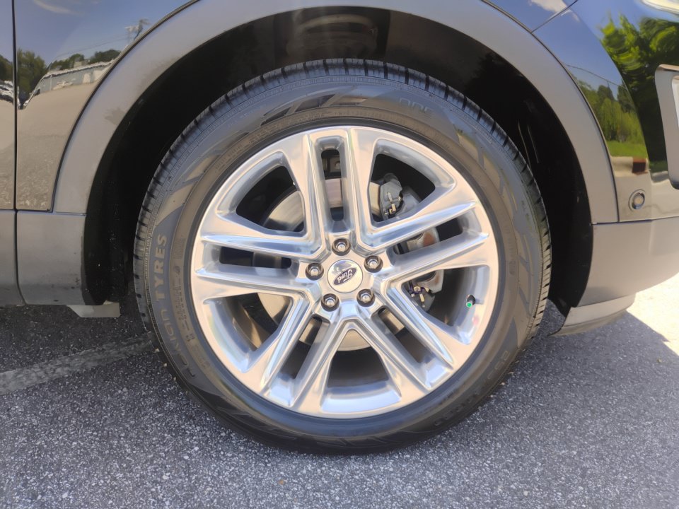 Used 2017 Ford Explorer Limited w/ Equipment Group 301A FWD image 29