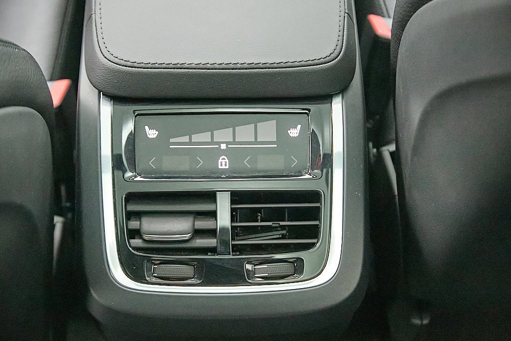 Certified 2023 Volvo XC90 B5 Plus image 25