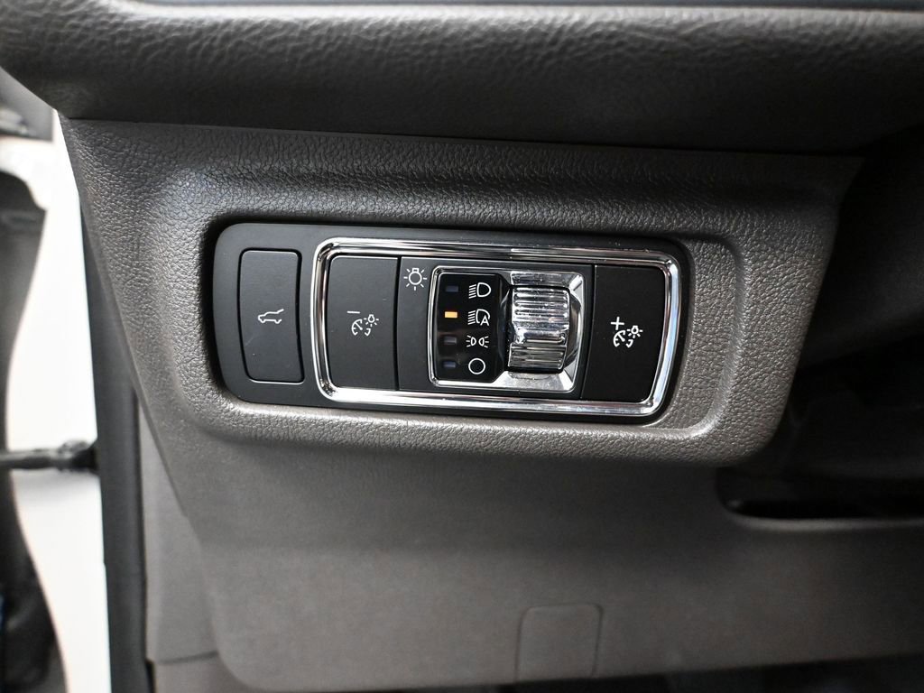 Used 2023 Lincoln Corsair Reserve image 29