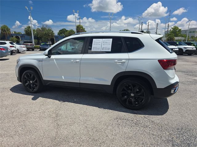 Used 2024 Volkswagen Taos SE FWD image 5